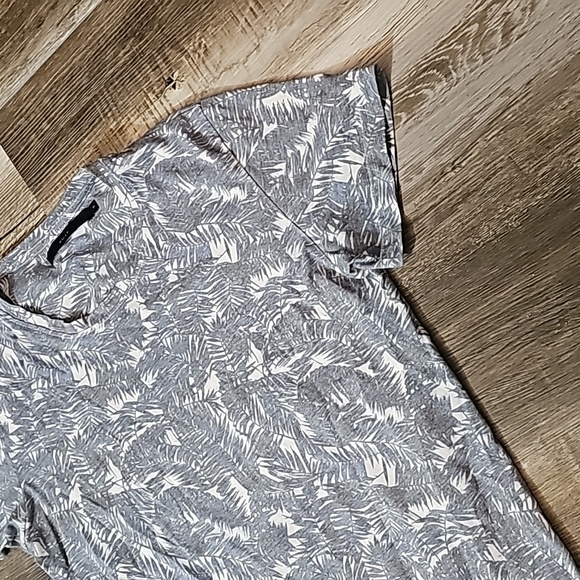 Mens small Suit Tee Shirt floral print Bahamas shirt - Picture 3 of 4